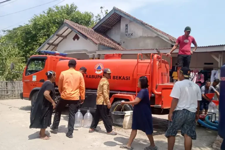 Distribusi air bersih di Kabupaten Bekasi