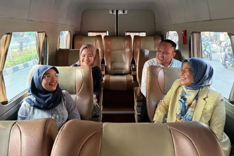 Direksi Sapa Sobat DAMRI, Acara Spesial Rayakan Hari Pelanggan Nasional 2024 Acara Direksi Sapa Sobat DAMRI di Hari Pelanggan Nasional 2024