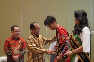 Pemilihan Duta Bahasa Nasional 2024 Membangun Karakter dan Daya Saing Bangsa Pemilihan Duta Bahasa Tingkat Nasional 2024 diikuti oleh 62 orang duta bahasa sebagai perwakilan putra dan putri terbaik dari 31 provinsi