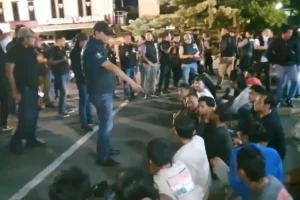 Operasi Tumpas Narkoba Semeru 2024, Polres Tanjung Perak Amankan 24 Orang di Jalan Kunti Surabaya Operasi Tumpas Narkoba Semeru 2024