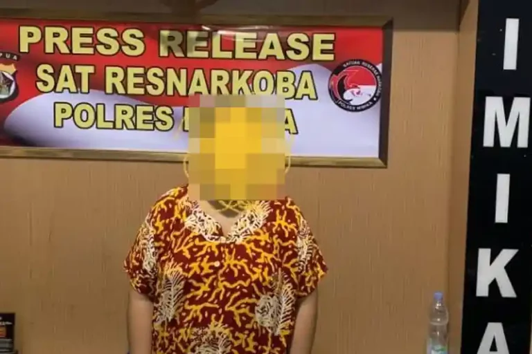 SR, ibu rumah tangga yang kedapatan menjual obat terlarang jenis Alprazolam tanpa izin edar.