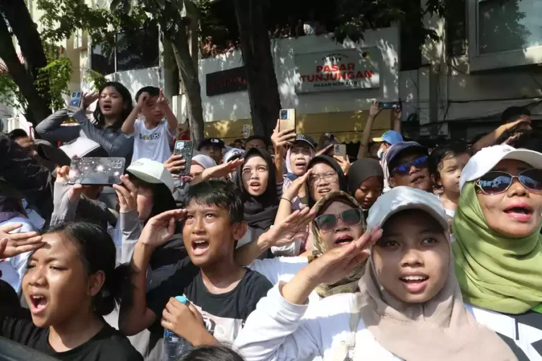 Teatrikal Perobekan Bendera di Hotel Majapahit, Surabaya
