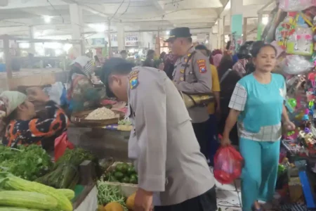 Polres Sampang Giatkan Patroli di Pasar Tradisional Antisipasi Uang Palsu Polres Sampang