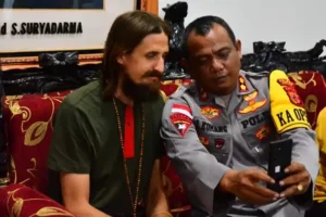 Pendekatan Soft Approach Berhasil, Pilot Philip Akhirnya Dibebaskan Pilot Susi Air, Philip Mark Mehrtens, setelah berhasil dibebaskan