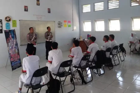 Operasi Zebra Semeru 2024, Polres Bondowoso Ajak Pelajar Budayakan Tertib Lalu Lintas