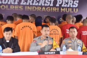 Kapolres AKBP Fahrian Saleh Siregar saat memberikan keterangan di depan awak media