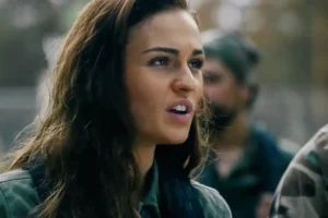 Day of the Dead: Bloodline (2017), Horor Remake yang Tawarkan Perspektif Baru Film Zombie Sophie Skelton dalam sebuah adegan dalam film Day of the Dead: Bloodline (2017)