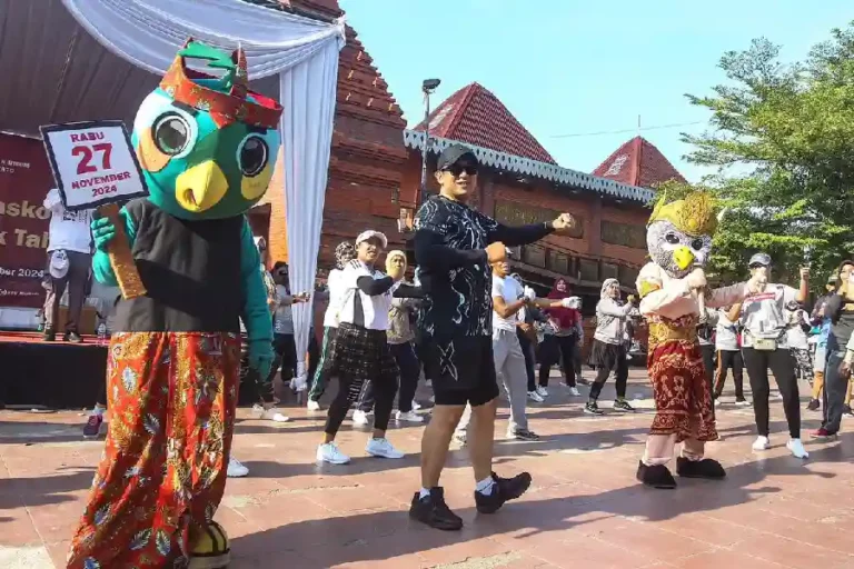 Kirab maskot Pilkada Serentak 2024