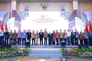 Pengukuhan Yunita Linda Sari sebagai Kepala Otoritas Jasa Keuangan (OJK) Jatim menggantikan Bambang Mukti Riyadi di Kantor OJK Provinsi Jatim