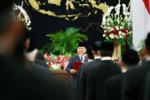 Presiden Prabowo saat melantik menteri-menteri yang tergabung dalam Kabinet Merah Putih