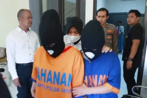 Sebagian tersangka kasus TPPO modus panti pijat yang berhasil diamankan Polda Jawa Timur