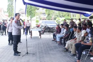 Polres Situbondo Beri Pembinaan pada Remaja dan Orang Tua Terkait Balap Liar dalam Operasi Zebra Semeru 2024