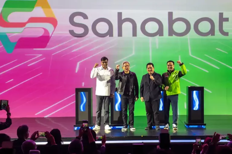 Indosat Ooredoo Hutchison dan GoTo Hadirkan Sahabat-AI, LLM Open-Source Berbahasa Indonesia Peluncuran tahap pertama pengembangan Sahabat-AI, sebuah ekosistem Large Language Model (LLM) open-source yang secara khusus dirancang dalam Bahasa Indonesia serta berbagai bahasa daerah.