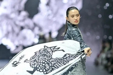 Sejauh Mata Memandang Hadirkan Koleksi Republik Sebelah Mata di JFW 2025 Koleksi Republik Sebelah Mata dari Sejauh Mata Memandang