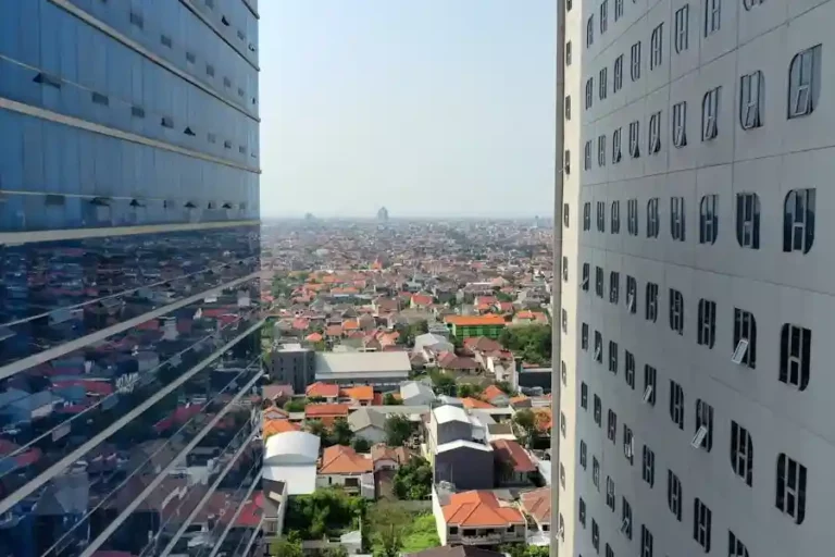 Ilustrasi Kota Surabaya (foto: Ferdinand F Eman, pexels)