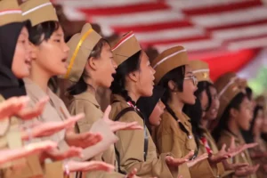 Sejumlah siswa menyanyikan lagu perjuangan di momen Hari Pahlawan