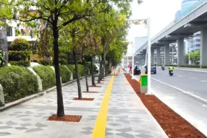 Kondisi trotoar di kawasan Jalan HR Rasuna Said, Kuningan, Jakarta (foto: Dok SIG)