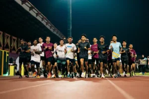 HOKA Hadirkan Toko Terbesar di Surabaya, Siap Dukung Komunitas Pelari Lokal HOKA Tunjungan Plaza 3 dirancang menjadi destinasi utama bagi para pelari yang mencari produk inovatif seperti sepatu lari MACH X2, sekaligus menjadi ruang interaksi untuk komunitas pelari lokal.