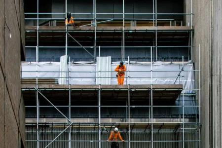 Ilustrasi bisnis properti (foto: Chris Gray, unsplash)