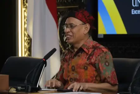 Rektor UNAIR, Prof. Dr. Mohammad Nasih, SE., MT., Ak
