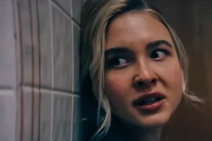 Sinopsis Run Hide Fight (2020): Aksi Heroik Siswi SMA Lawan Teroris Sekolah Isabel May dalam Run Hide Fight (2020)