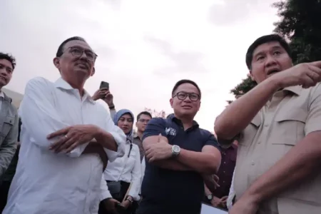 Perumnas Dukung Program 3 Juta Rumah, Fokus pada Hunian Rakyat di Pulogebang Dari kiri ke kanan, Dirut Perumnas Budi Saddewa Soediro, Wamen BUMN Kartika Wirjoatmodjo, dan Menteri PKP Maruarar Sirait