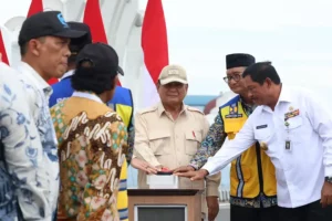 Presiden RI Prabowo Subianto saat meresmikan Flyover Madukoro, Semarang