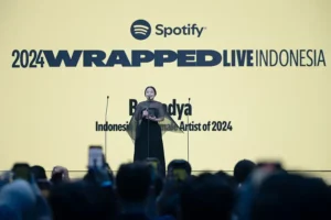 Bernadya, Artis Indonesia Teratas 2024 dan Artis Perempuan Indonesia Teratas 2024.