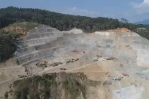 Waskita Karya Percepat Pembangunan Bendungan Tertinggi di Asia Tenggara Pembangunan Bendungan Bener yang saat ini digarap Waskita Karya. Proyek ini ditargetkan selesai 2026. (foto: Dok Waskita Karya)