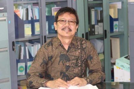 Prof Dr Suwarno drh MSi, Pakar Virologi Fakultas Kedokteran Hewan (FKH) Universitas Airlangga