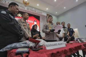 Aksi Sejoli Pelaku Curanmor di Blitar Berakhir di Balik Terali Besi Kapolres Blitar AKBP Arif Fazlurrahman saat memberikan informasi di depan awak media