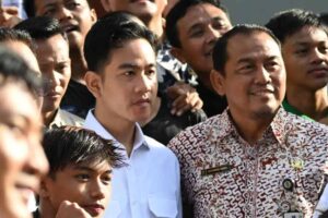 Ketua Tim Koordinasi Pusat Desain Besar Olahraga Nasional (DBON), Wakil Presiden RI, Gibran Rakabuming Raka di SMAN Olahraga Jawa Timur, Kabupaten Sidoarjo (foto: Dok BPMI Sekretariat Wakil Presiden)