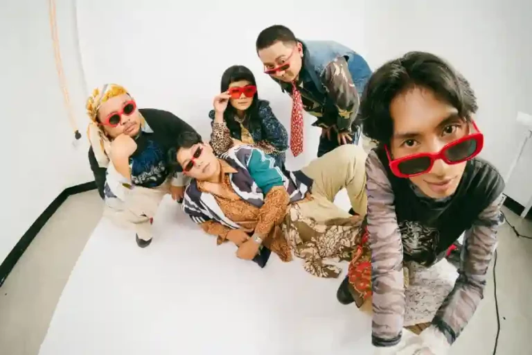 Liar’s Wife Resmi Rilis Debut Single Checks and Calls Liar’s Wife
