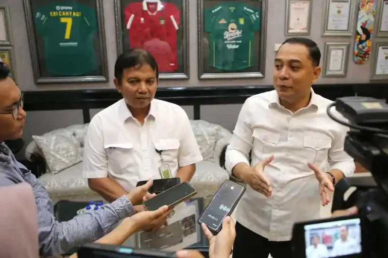 Wali Kota Surabaya Eri Cahyadi dan BBWS Brantas Bahas Penanganan Banjir Berkelanjutan