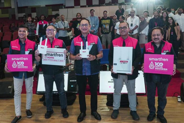 Smartfren Luncurkan Home Wireless Router untuk Perluas Akses Internet di Indonesia Smartfren Home RE11 yang merupakan wireless router untuk memberikan pengalaman internet rumah yang mudah, kuota besar, dan hemat