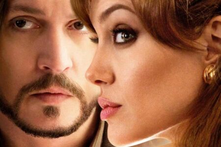 Johnny Depp dan Angelina Jolie dalam The Tourist (2010)