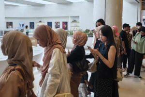 Berikut kami lampirkan siaran pers Hanya Dijual Terbatas 50 Unit per Hari! Ollie Elemental Collection Jadi Buruan, Konsumen hingga Kolektor Rela Antri Panjang