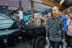 Hyundai Pamerkan Inovasi Terbaru di IIMS 2025, Dapat Kunjungan Menteri