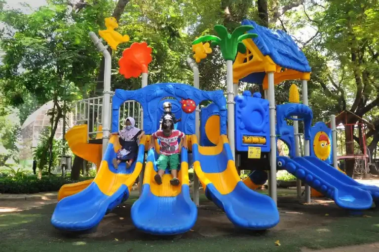 Dua Taman di Surabaya Resmi Bersertifikat SNI Ruang Bermain Ramah Anak Fasilitas bermain di taman Kota Surabaya