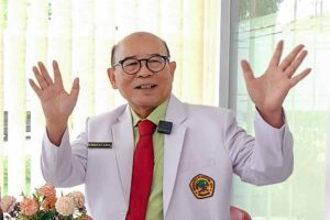 Dekan FK Untag Surabaya Bagikan Pengalaman Tangani Operasi Kembar Siam dr. Poerwadi, Sp.B, Sp.BA (K), Dekan FK Untag Surabaya