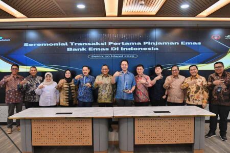 Pegadaian Salurkan Pinjaman Modal Kerja Emas untuk PT Lotus Lingga Pratama Bank Emas hadir dengan tujuan hilirisasi dan optimalisasi pengelolaan emas dalam negeri, sehingga menjadikan ekosistem industri emas nasional lebih kuat