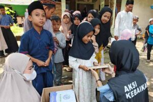 Aksi Kebaikan Salurkan 100 Paket Pendidikan untuk Ponpes An Nur dan Al Ikhlas di Cianjur