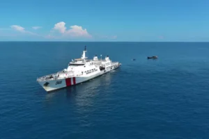 Bakamla RI Gagalkan Penyelundupan 30 Ton Pasir Timah di Kepulauan Lingga Bakamla RI amankan kapal penyelundup 30 ton pasir timah tanpa dokumen resmi di perairan Kepulauan Lingga.