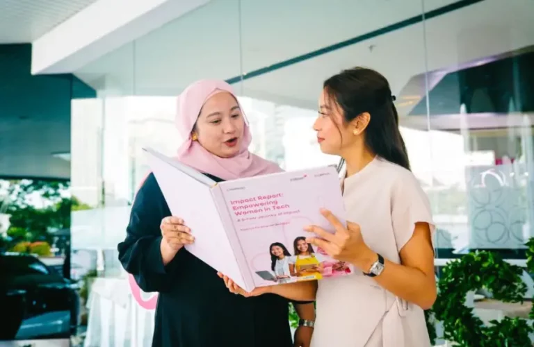 Indosat dan UN Women rilis laporan SheHacks, soroti lima tahun upaya pemberdayaan perempuan di bidang teknologi dan kewirausahaan.