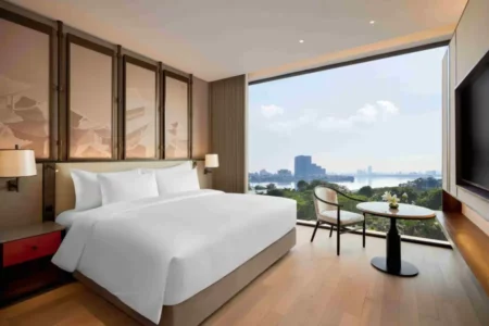 Dusit Hotels & Resorts Perluas Jangkauan di Vietnam, Buka Hotel Mewah Dusit Le Palais Tu Hoa Hanoi Dusit Hotels buka hotel mewah Dusit Le Palais Tu Hoa Hanoi, hadirkan perpaduan budaya Vietnam dan keramahan Thailand di tepi Danau Barat.