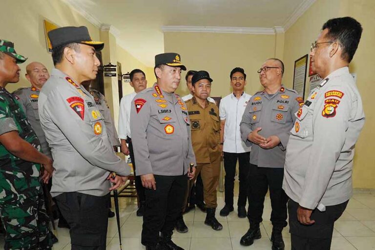 Aiptu Jimmy Farma dirikan Pondok Al-Qur’an gratis untuk anak kurang mampu di Pekanbaru dan raih apresiasi dari Kapolri atas pengabdiannya.