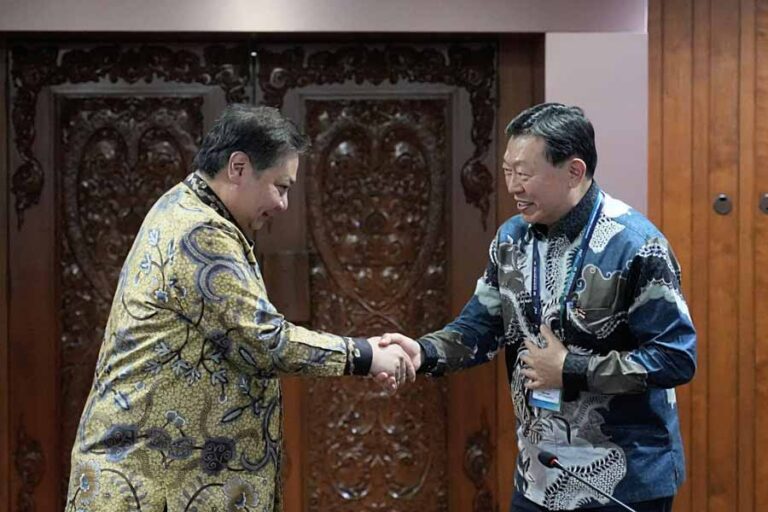 Delegasi FKI Korea Selatan bertemu Menko Airlangga bahas rencana perluasan investasi di Indonesia di sektor teknologi, petrokimia, dan energi.