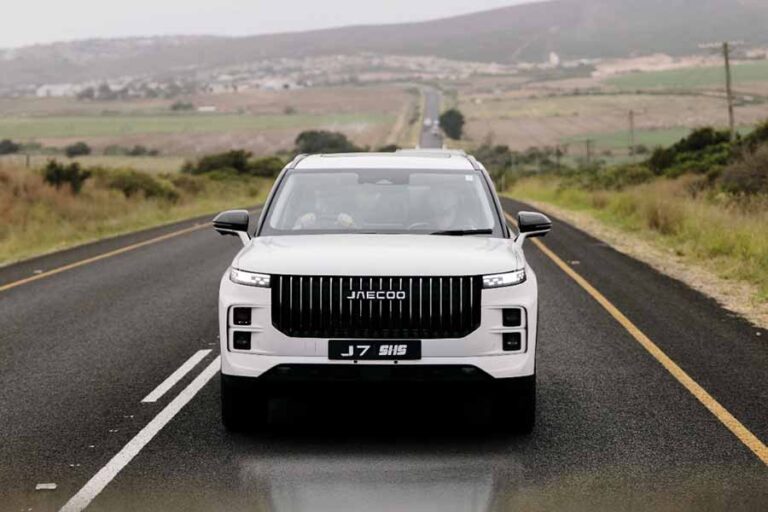 JAECOO luncurkan SUV hybrid J7 di Indonesia dengan teknologi Super Hybrid System, siap pimpin tren mobilitas ramah lingkungan.