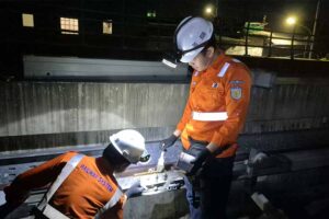 LRT Jabodebek Gunakan 100 Persen Listrik, Dorong Transportasi Publik Ramah Lingkungan LRT Jabodebek beroperasi 100 persen dengan listrik, hadirkan layanan transportasi publik yang ramah lingkungan, aman, dan andal setiap hari.