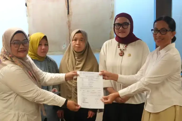 KemenP2MI dan Komite III DPD-RI Pulangkan Dua Pekerja Migran Terkendala dari Turki Dua PMI asal NTB dan Jawa Barat dipulangkan dari Turki. BP2MI bersama Komite III DPD-RI fasilitasi pemulangan hingga ke daerah asal.
